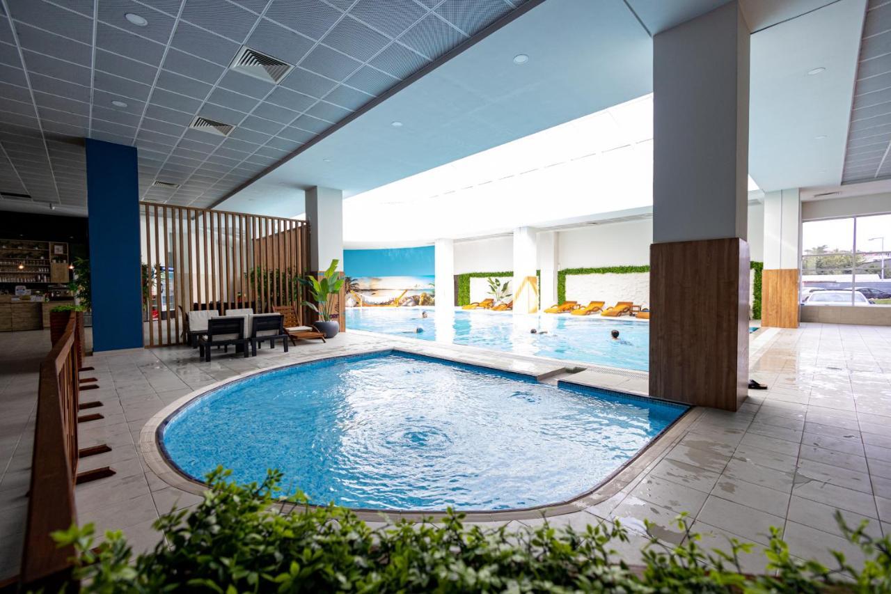 16Th Floor Sky View Condo With Pool And Fitness 斯科普里 外观 照片