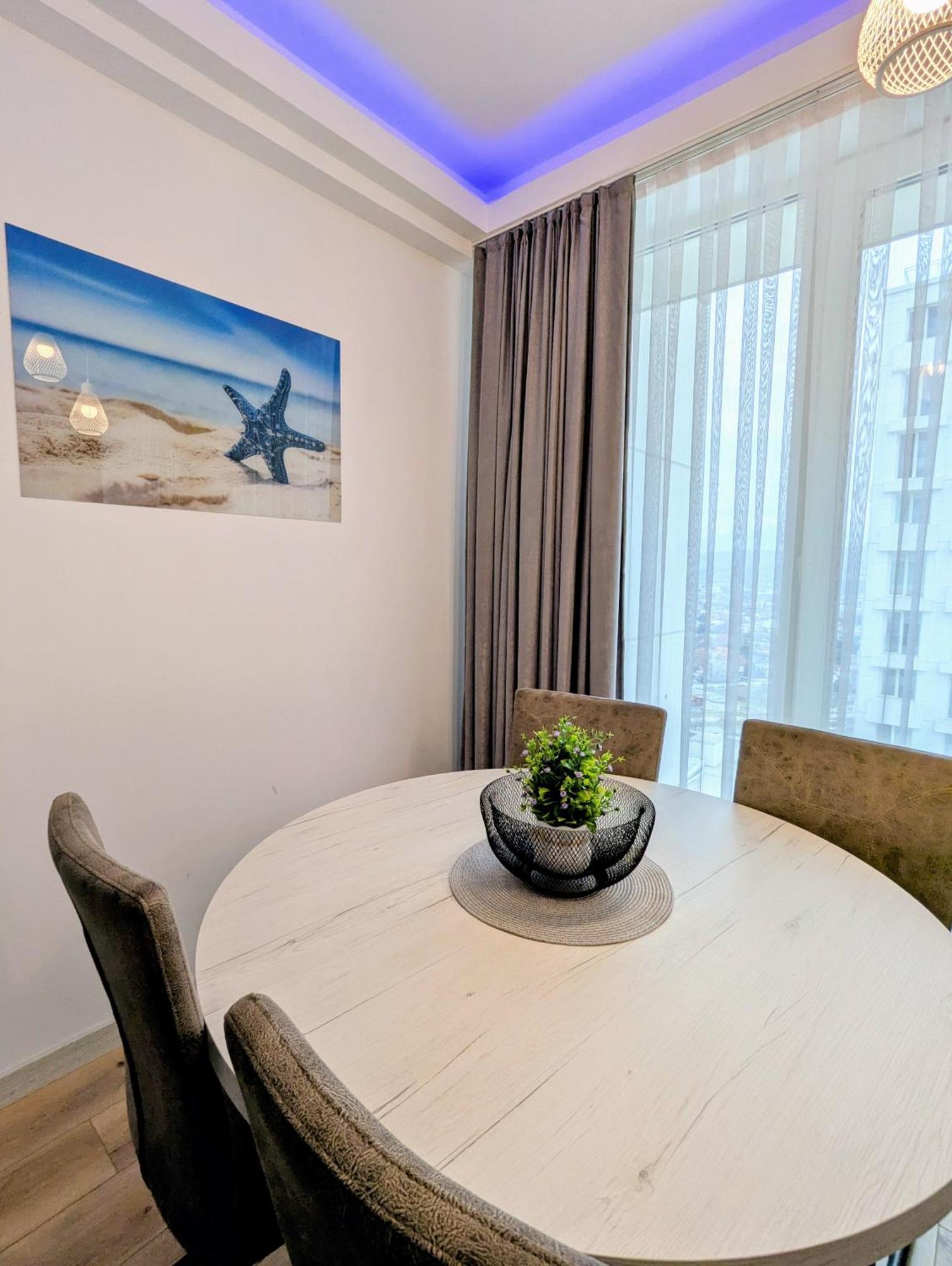 16Th Floor Sky View Condo With Pool And Fitness 斯科普里 外观 照片